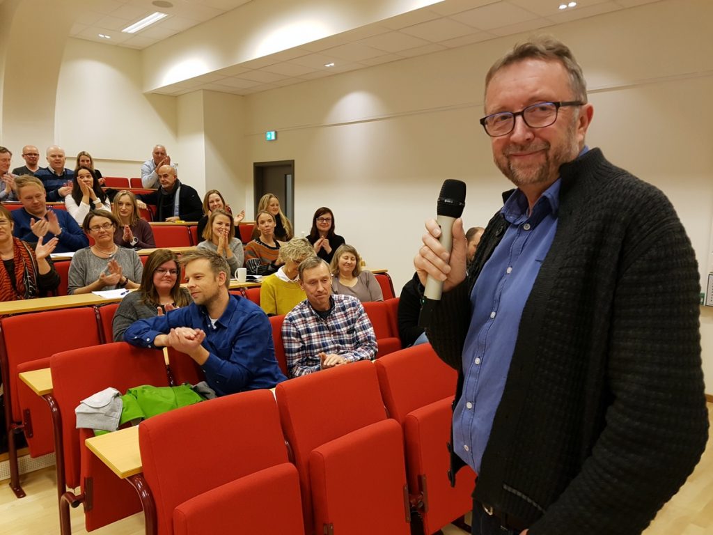 Dekan Arne Myklebust slapp GLU-nyhende på allmøtet 23. november.